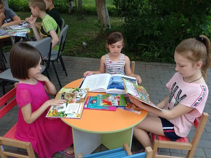 Ігри, книги, новинки: у Луцьку працюватиме літня читальна зала (фото)