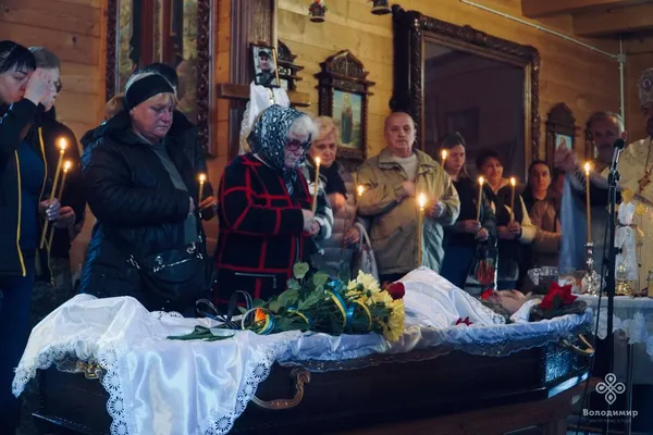 У Володимирі провели в останню дорогу померлого захисника Володимира Жолкіна (фото)