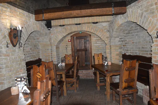 Ймовірно, що колись цей підвальчик служив винним погребом