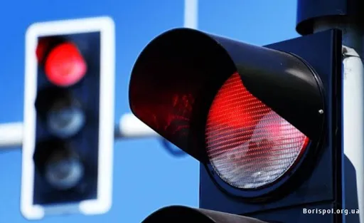 У Луцьку скаржаться на невідрегульований світлофор на Винниченка