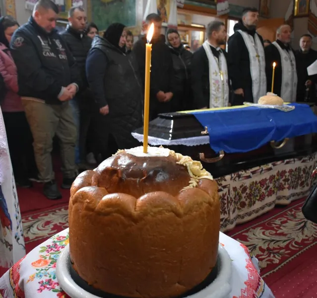 Загинув на Донеччині: Луцька громада попрощалася з Вячеславом Терьохіним (фото)