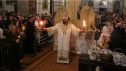 Служба та освячення кошиків: у луцькому соборі відзначили Великдень (фото)