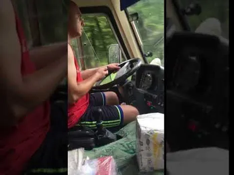 На Волині водій маршрутки «залип» у телефоні (відео)