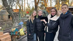 Школярі придбали корм для 60 котиків луцького зоопарку (фото)