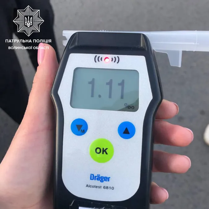 У Луцьку за ніч спіймали двох п'яних водіїв, автомобілі забрали на спецмайданчик (відео)