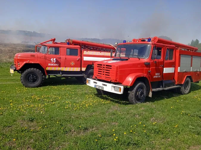 У Нововолинську палії ледве не знищили дачний масив (фото)