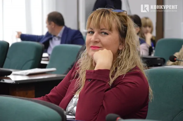 Копи і муніципали розповіли, що робити з рекламою наркотиків у Луцьку