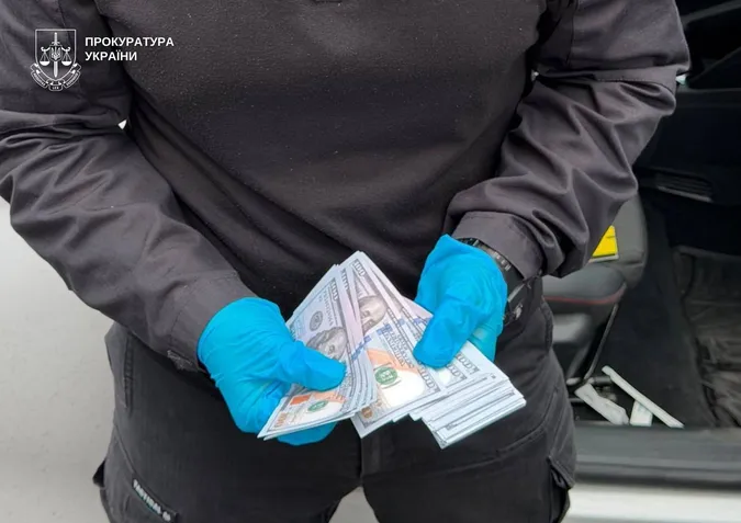 Волинянин за 10 тисяч доларів «рішав» непридатність для служби