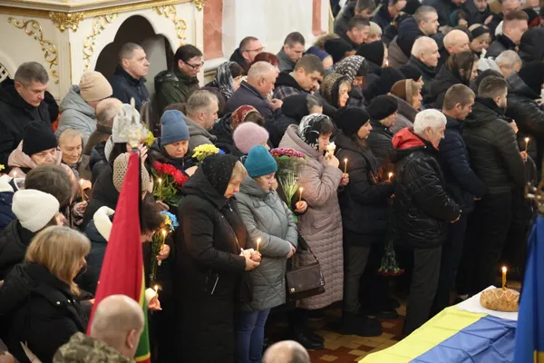 Луцьк попрощався одразу з двома Героями – Олександром Веремчуком та Костянтином Голубом (фото)