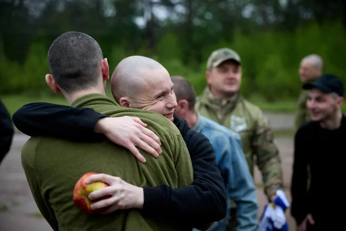 Відбувся обмін – 205 полонених захисників повернулися в Україну