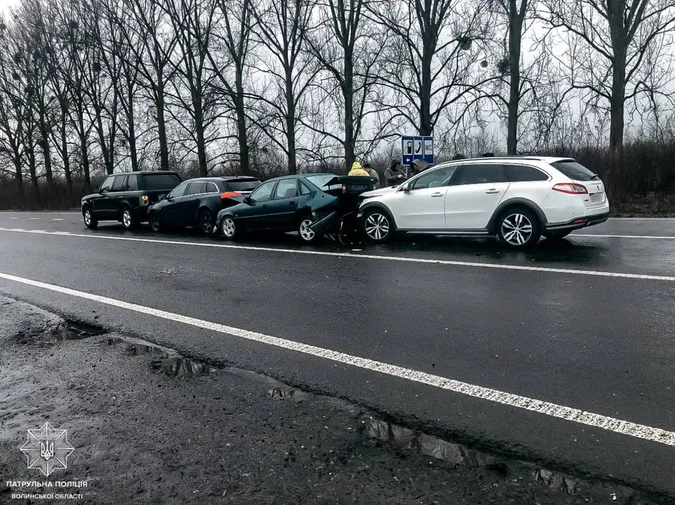 У поліції повідомили деталі потрійної ДТП у Ковелі (фото)