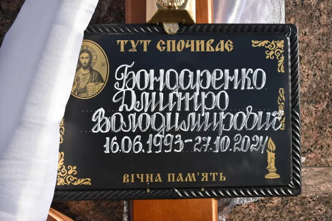 Загинув на Курщині: у Луцьку попрощалися з 31-річним Дмитром Бондаренком (фото)
