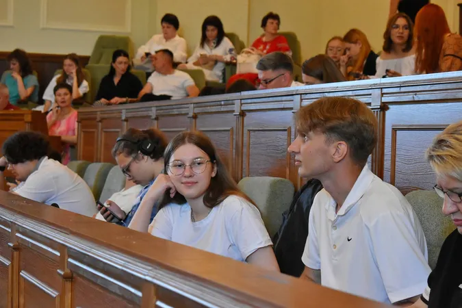 Гордість Волині: в Луцьку нагородили юних інтелектуалів та їхніх наставників
