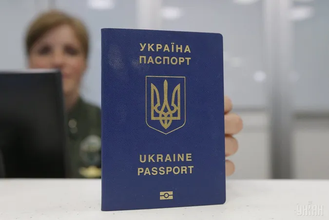 Волинянам розповіли, де нема черг на «біометрику» і ID-карту: перелік