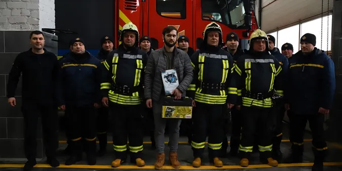 Рятувальники відзначили лучанина, який виніс з пожежі сусіда (фото)