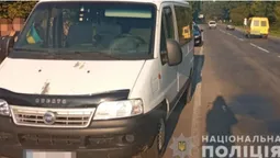 У Ківерцях молода жінка вистрибнула з авто і загинула (відео)