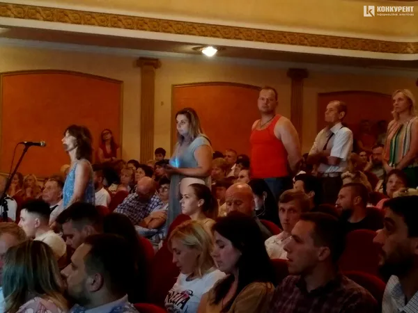 Що запитували лучани на громадських слуханнях по смороду (фото)