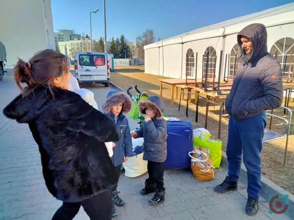 Як українців зустрічають у Польщі: репортаж із пункту допомоги (фото)