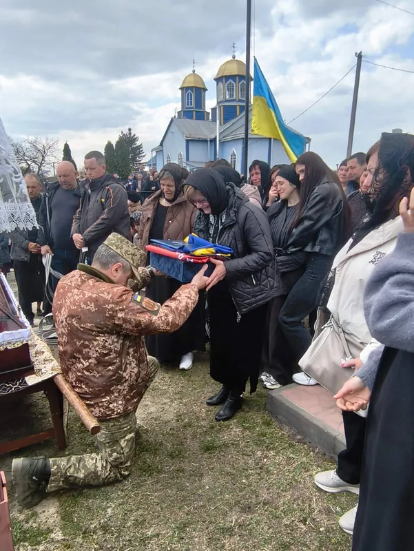 Через 3 роки після загибелі: на Волині попрощалися з 48-річним воїном Віктором Михальчуком (фото)