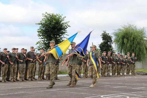 73 курсанти луцького вишу склали присягу на вірність Україні (фото)