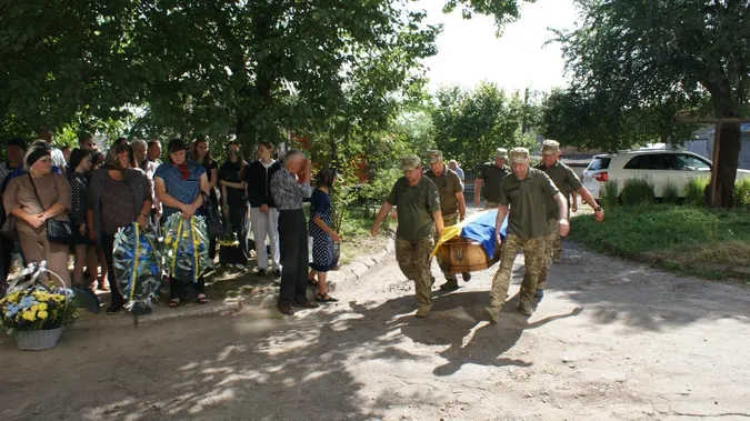 На Волині в останню земну дорогу провели Героя Олексія Калюха (фото)