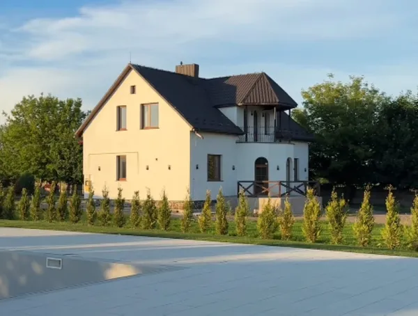 Великий басейн і фундуковий сад: біля Луцька відкрили нову локацію для відпочинку (фото)