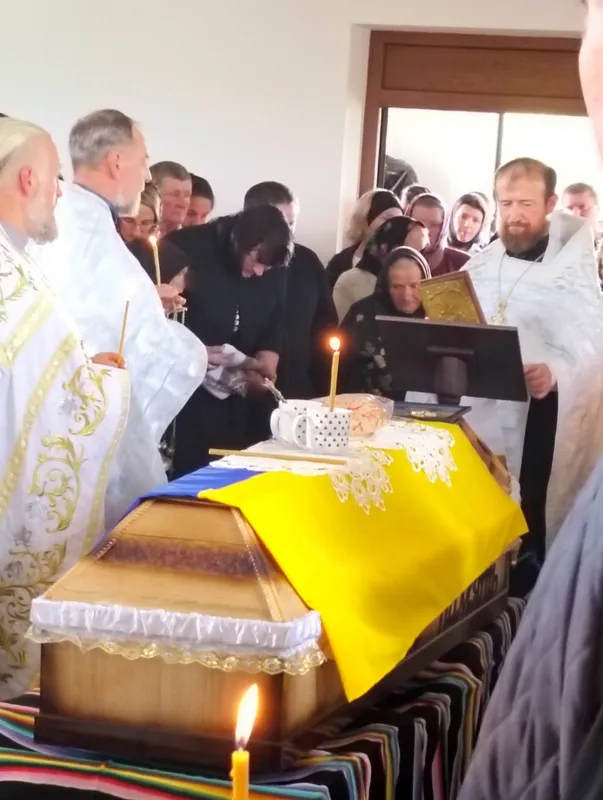 На Волині громада попрощалася з загиблим на Донеччині захисником Андрієм Денисюком