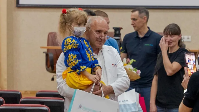 Шестирічну волинянку, якій пересадили серце, вже виписали з лікарні (відео)
