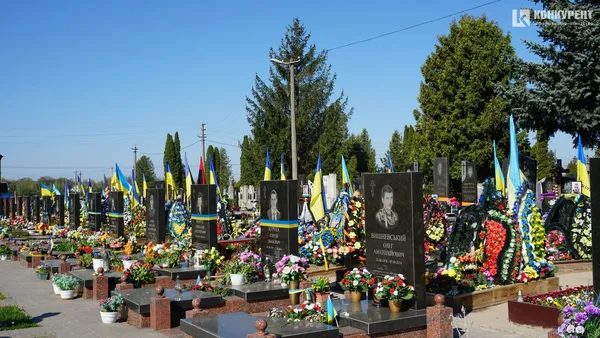 «У Бога всі живі, у нього немає мертвих»: як лучани проводять поминальну неділю (фото)