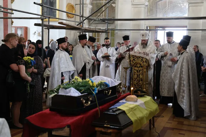 У Луцьку попрощалися із загиблим на Донеччині Віктором Степанюком (фото)