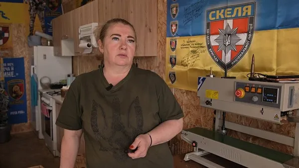 Відвідує шпиталі з 7 років і збирає на дрони: зворушлива історія юної волонтерки з Волині (фото)