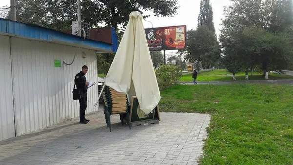 Луцькі муніципали вкотре демонтували незаконні кіоски (фото)