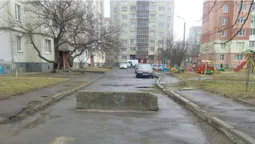 У Луцьку "знесуть" незаконні гаражі та обмежувачі руху (фото)