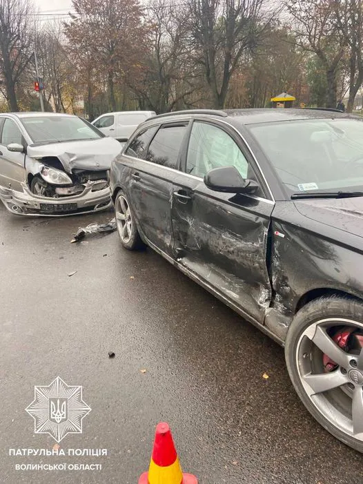 У Луцьку зіткнулися Audi та Mercedes (фото)