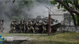 Як СБУ у Луцьку ловила "терористів" (фото, відео)