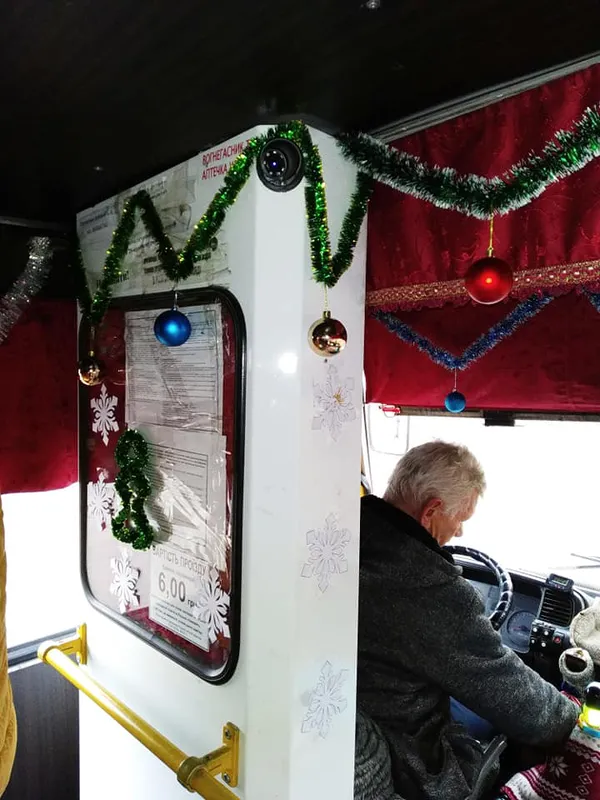 У Луцьку їздить новорічна маршрутка (фото)