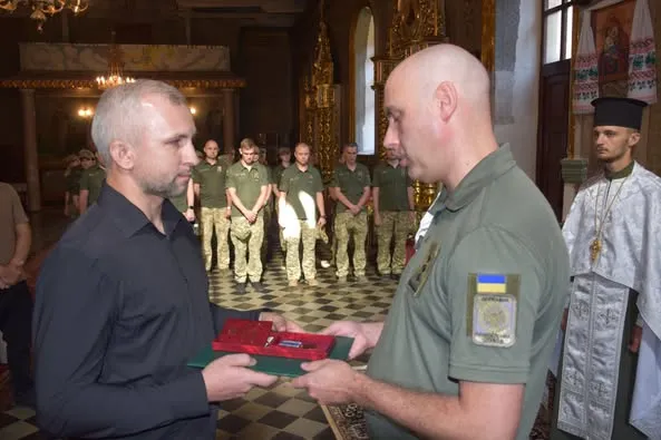 У Луцьку родини загиблих прикордонників отримали відзнаки захисників (фото)