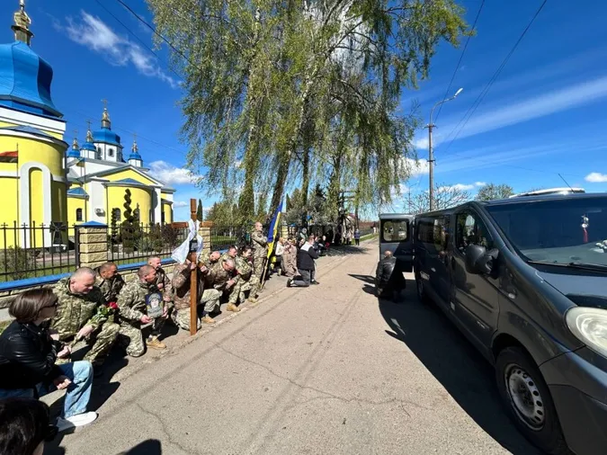 У Луцькому районі попрощались із 31-річним Героєм Олександром Зіпертом (фото)