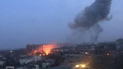 Російські військові везуть до Миколаєва в'язнів із Криму для організації безладів