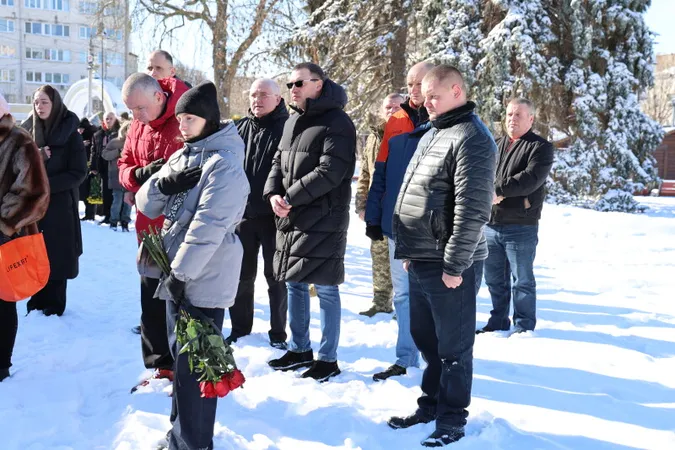 Луцька громада попрощалася з Героєм Миколою Северенюком (фото)