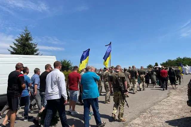 У Нововолинську полеглого Героя провели на Небо (фото)