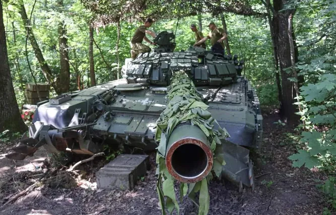 Близько 216 180 окупантів, 3746 артсистем, 3307 безпілотники: втрати ворога на 12 червня
