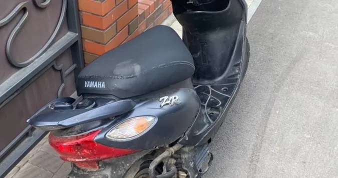 🛵 Без прав, шолома та номерів: волинські патрульні зловили підлітка на мопеді