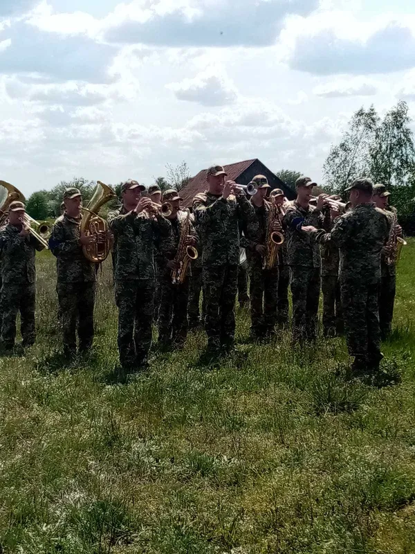 Загинув під Бахмутом: у Колківській громаді попрощались з захисником Володимиром Жучком (фото)
