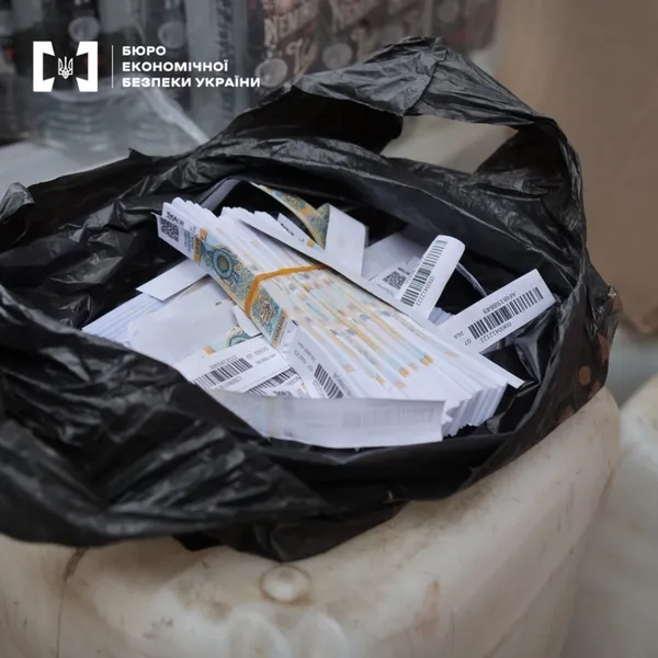 Підвали з сурогатом: у Луцьку накрили підпільний алкобізнес на 2 мільйони (фото)