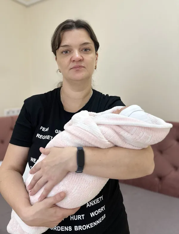«За тиждень до загибелі дізнався, що я вагітна»: у Луцьку вдова Героя народила четверте маля