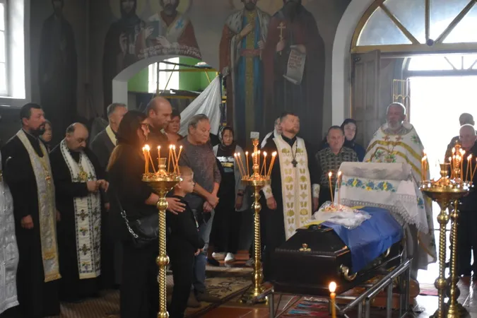 Біля Луцька попрощалися з загиблим на Донеччині воїном Костянтином Ризванюком