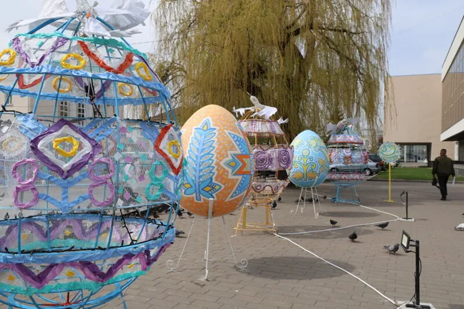 Як прикрасили Луцьк до Великодня (фото)