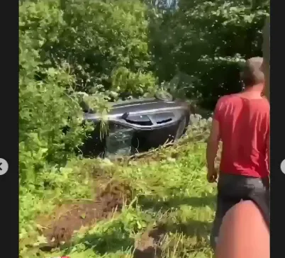 «Спішун» виїхав на зустрічну: дорогою на Світязь авто злетіло в кювет (фото)