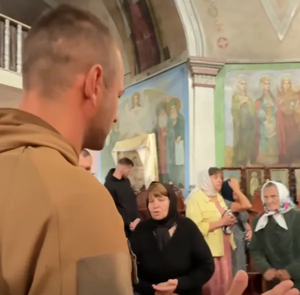 Луцький волонтер зайшов у храм «мп» і закликав перейти в ПЦУ (фото, відео)